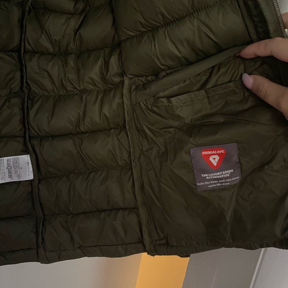 Gap Puffer Jacket - image 3